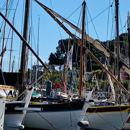 Les Toits De Sanary Et La Mer Eksteriør bilde