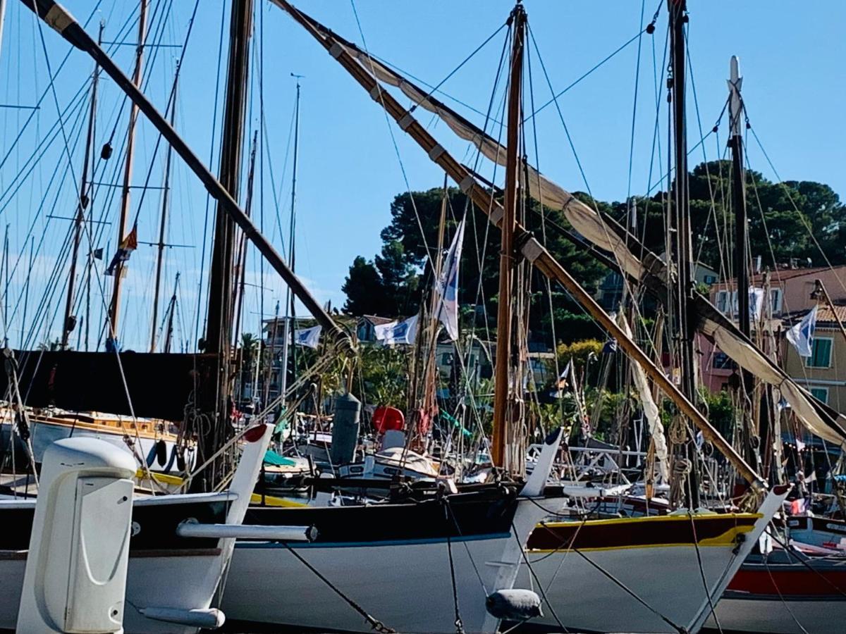 Les Toits De Sanary Et La Mer Eksteriør bilde